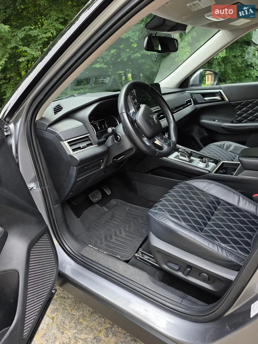 2022 Mitsubishi Outlander - мініатюра 11
