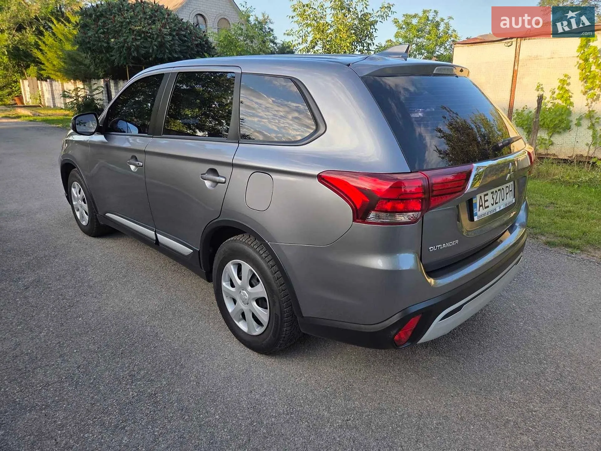 2021 Mitsubishi Outlander - мініатюра 10