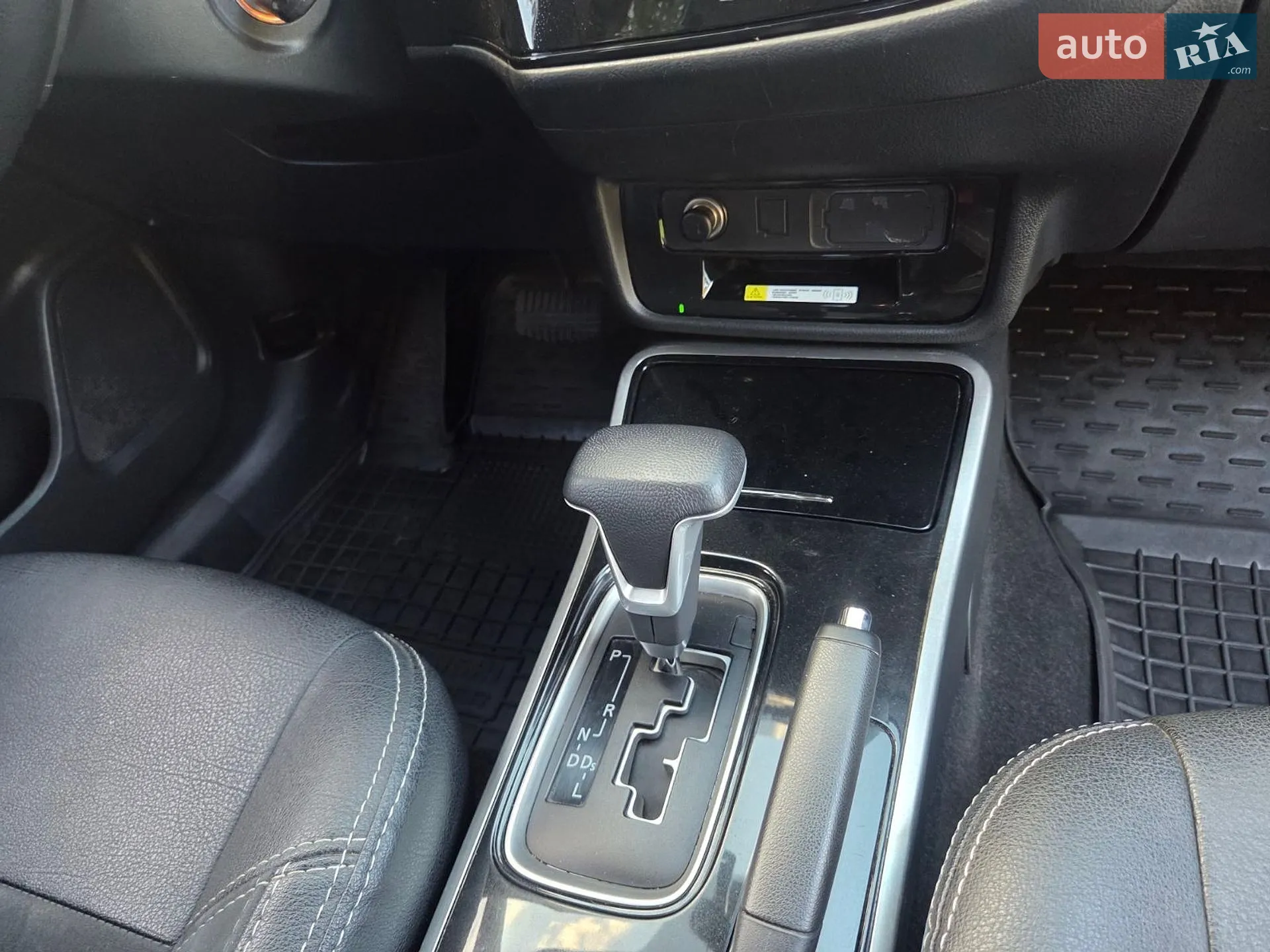 2021 Mitsubishi Outlander - мініатюра 15