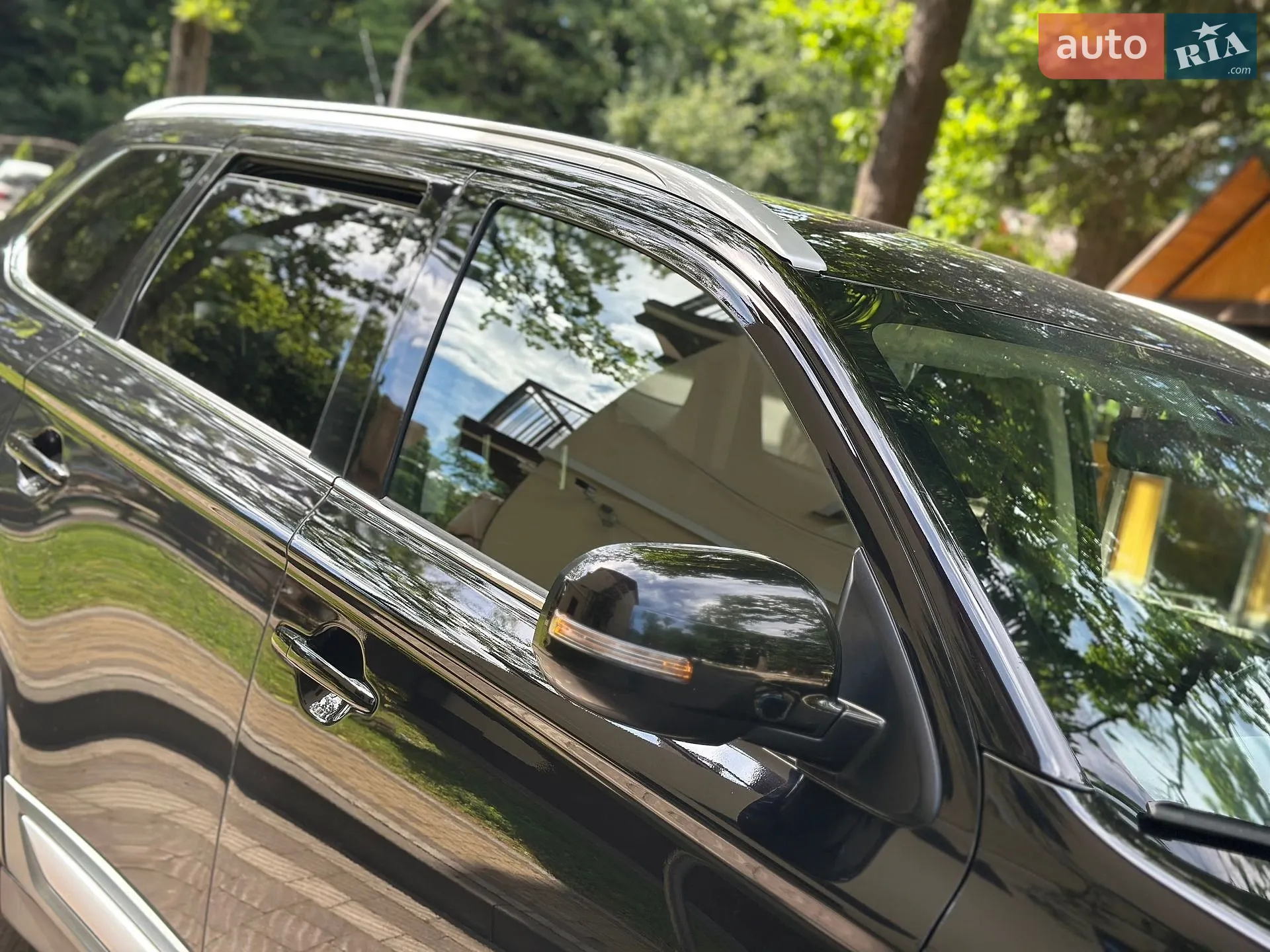 2016 Mitsubishi Outlander - мініатюра 27