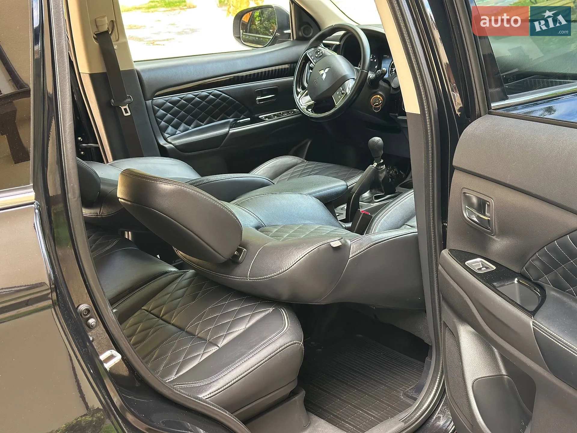2016 Mitsubishi Outlander - мініатюра 95