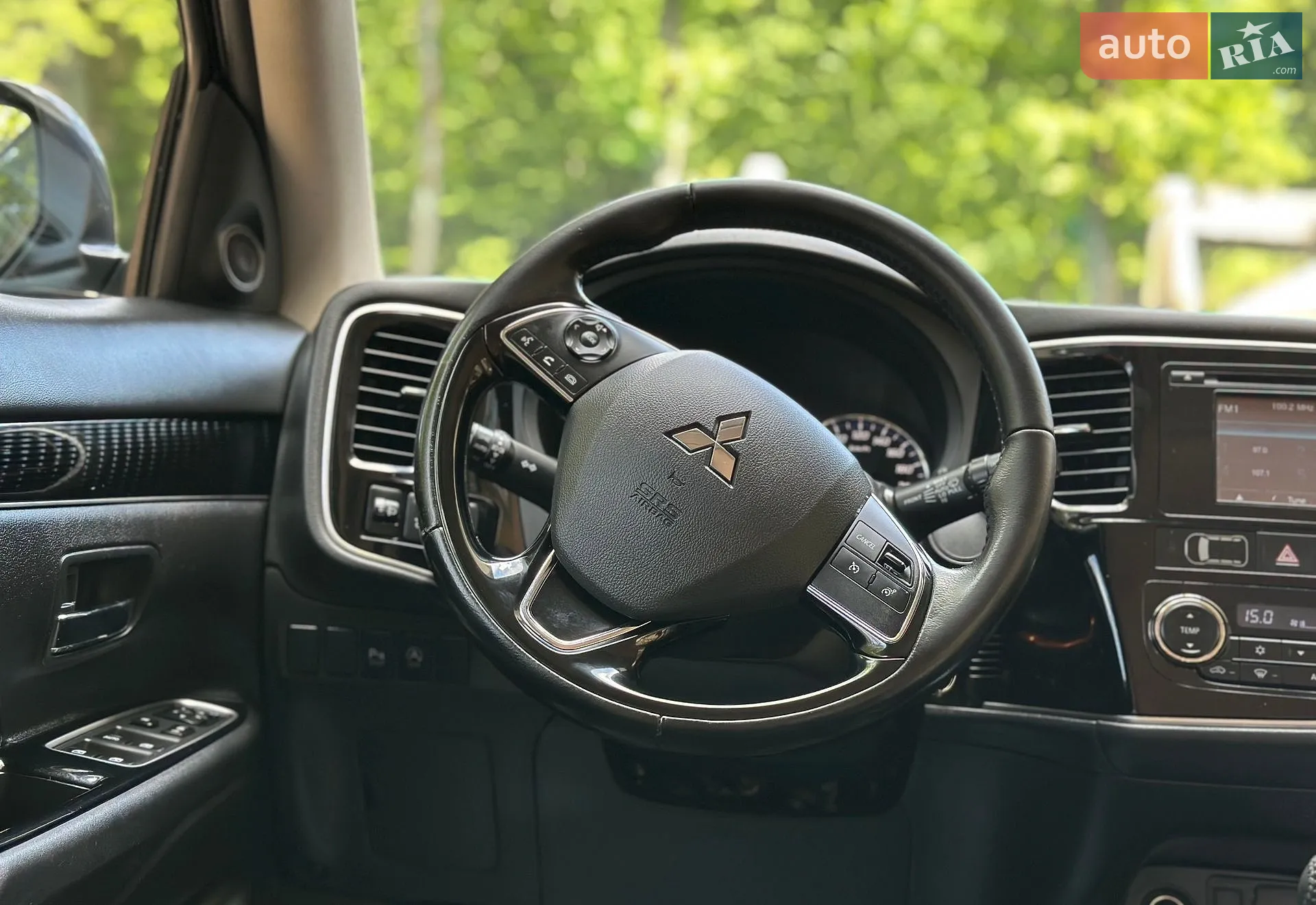 2016 Mitsubishi Outlander - мініатюра 101