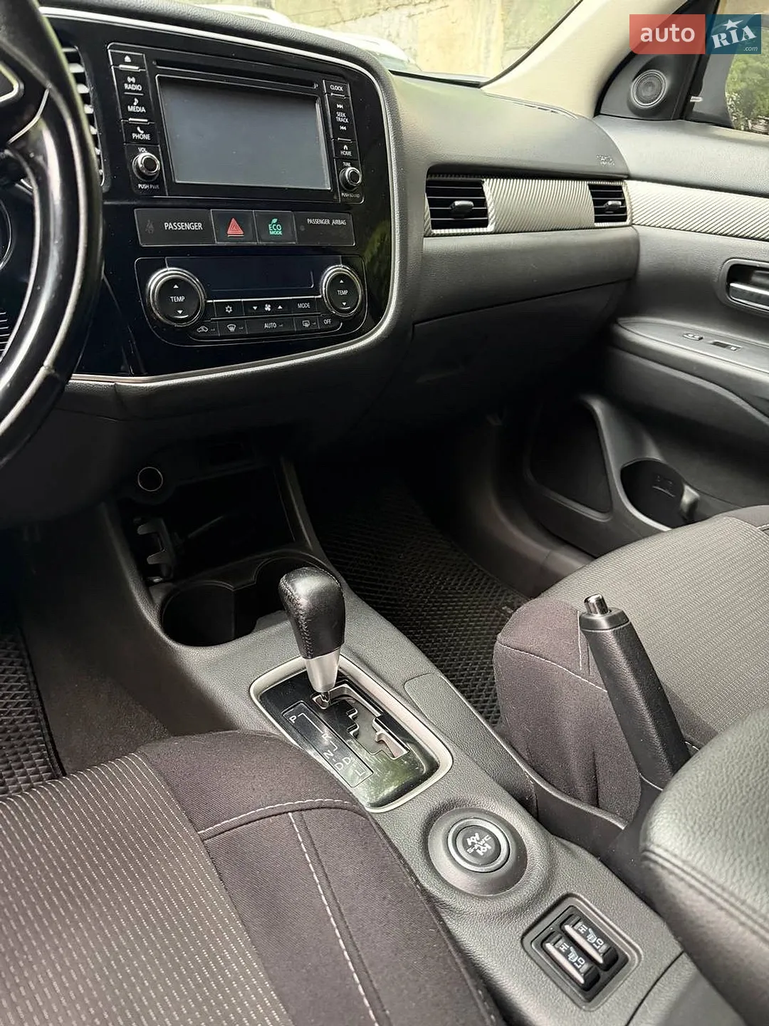 2015 Mitsubishi Outlander - мініатюра 6