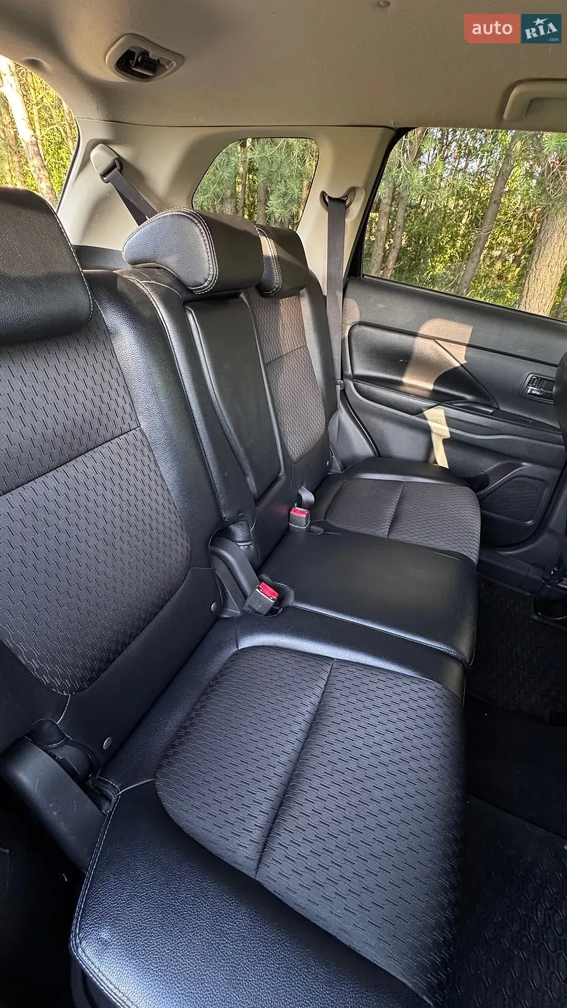 2014 Mitsubishi Outlander - мініатюра 10