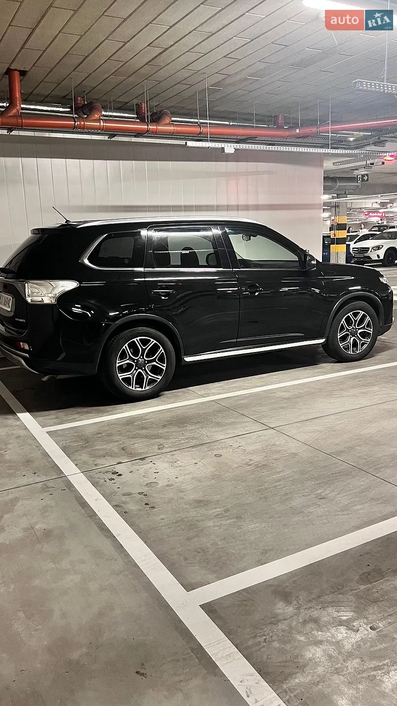 2014 Mitsubishi Outlander - мініатюра 16