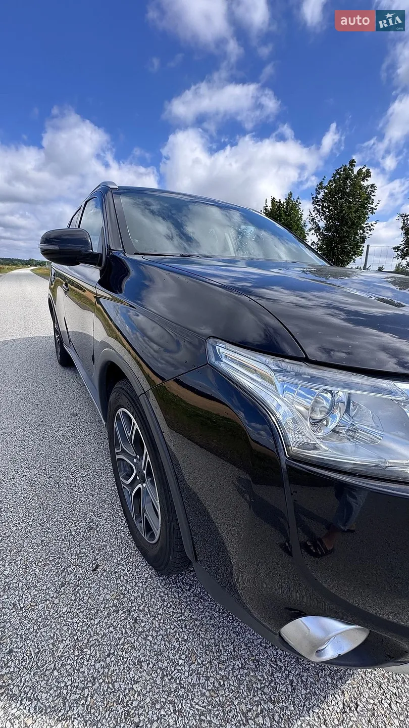 2014 Mitsubishi Outlander - мініатюра 12