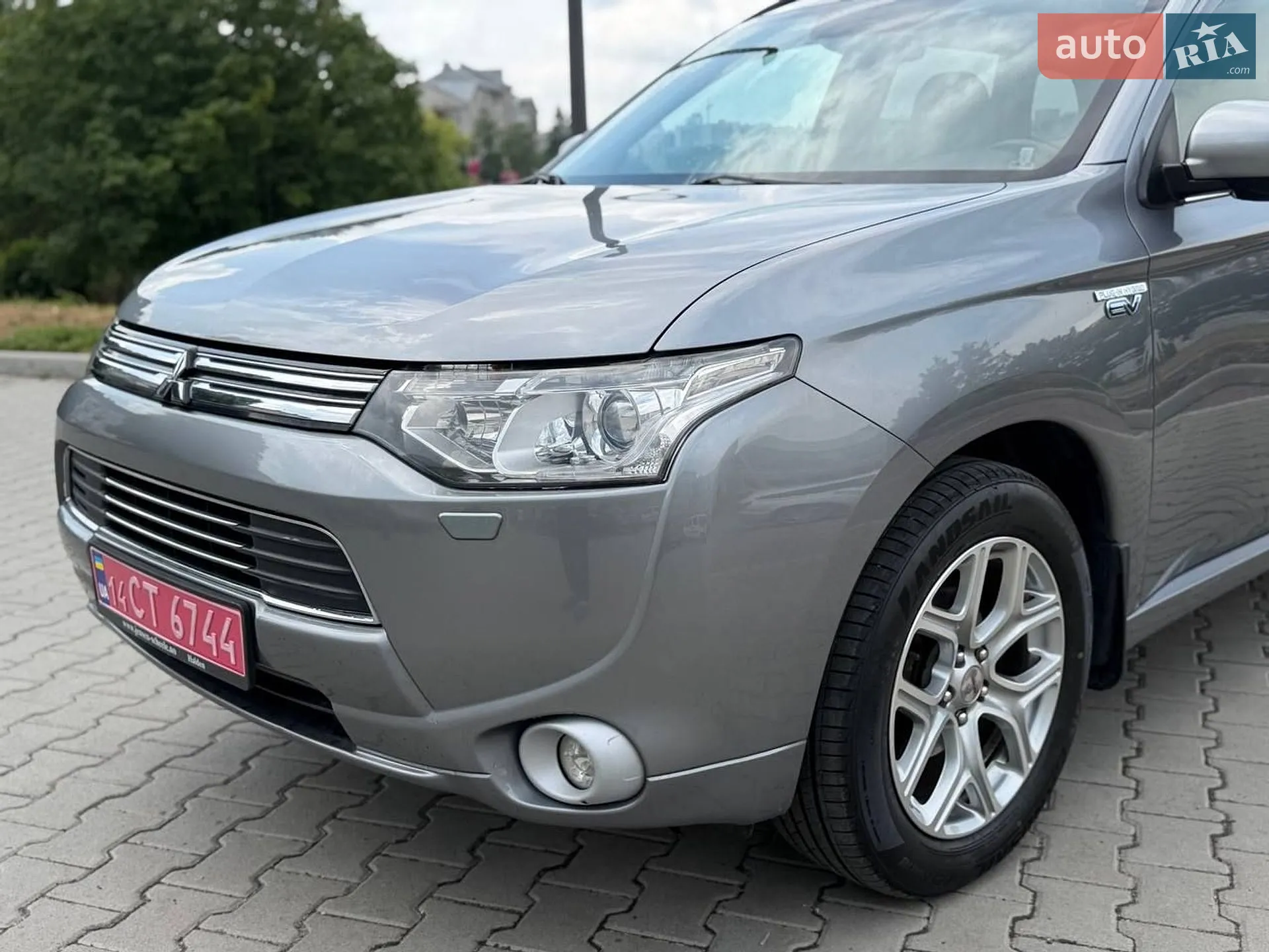 2014 Mitsubishi Outlander - мініатюра 10