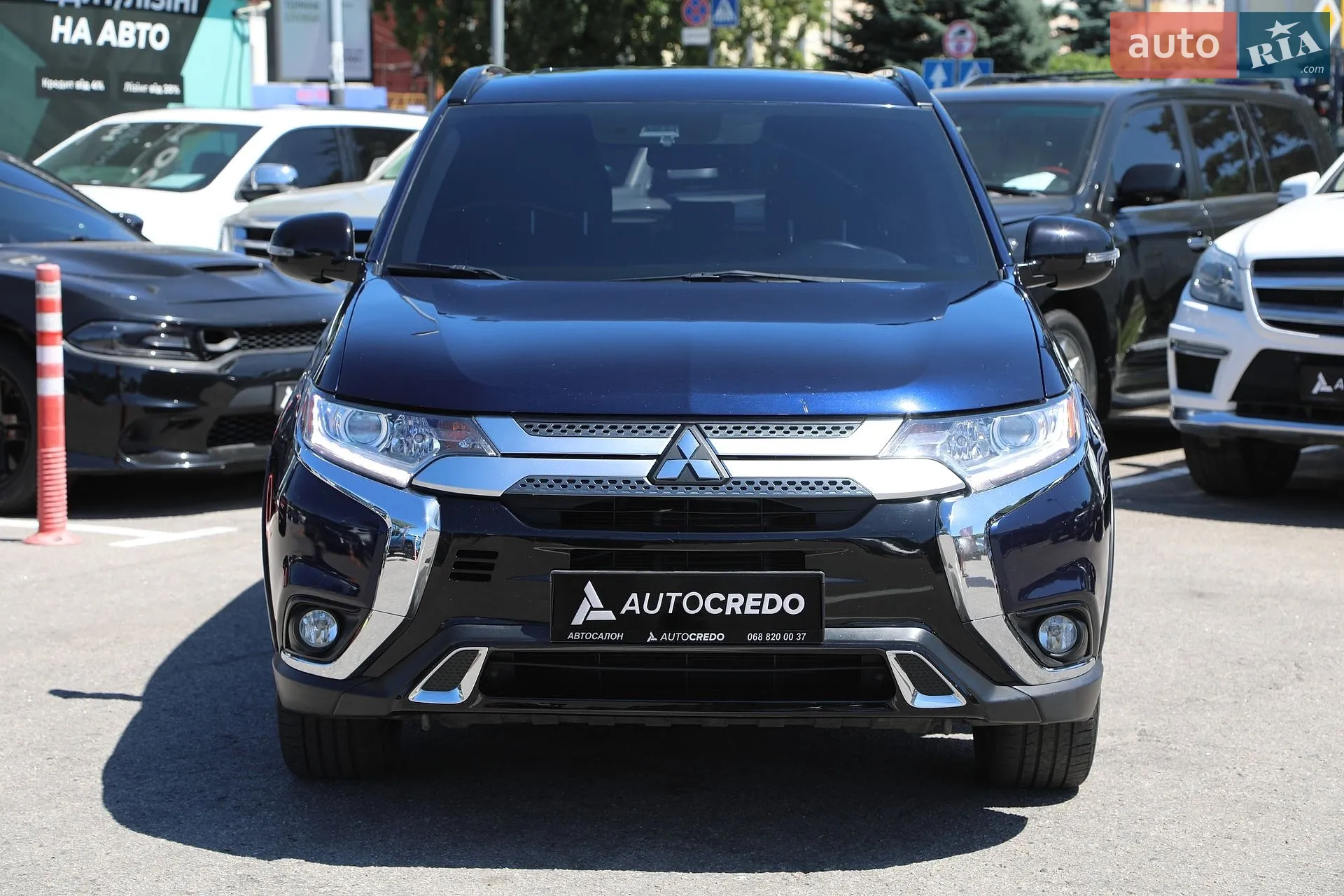 2020 Mitsubishi Outlander - мініатюра 2