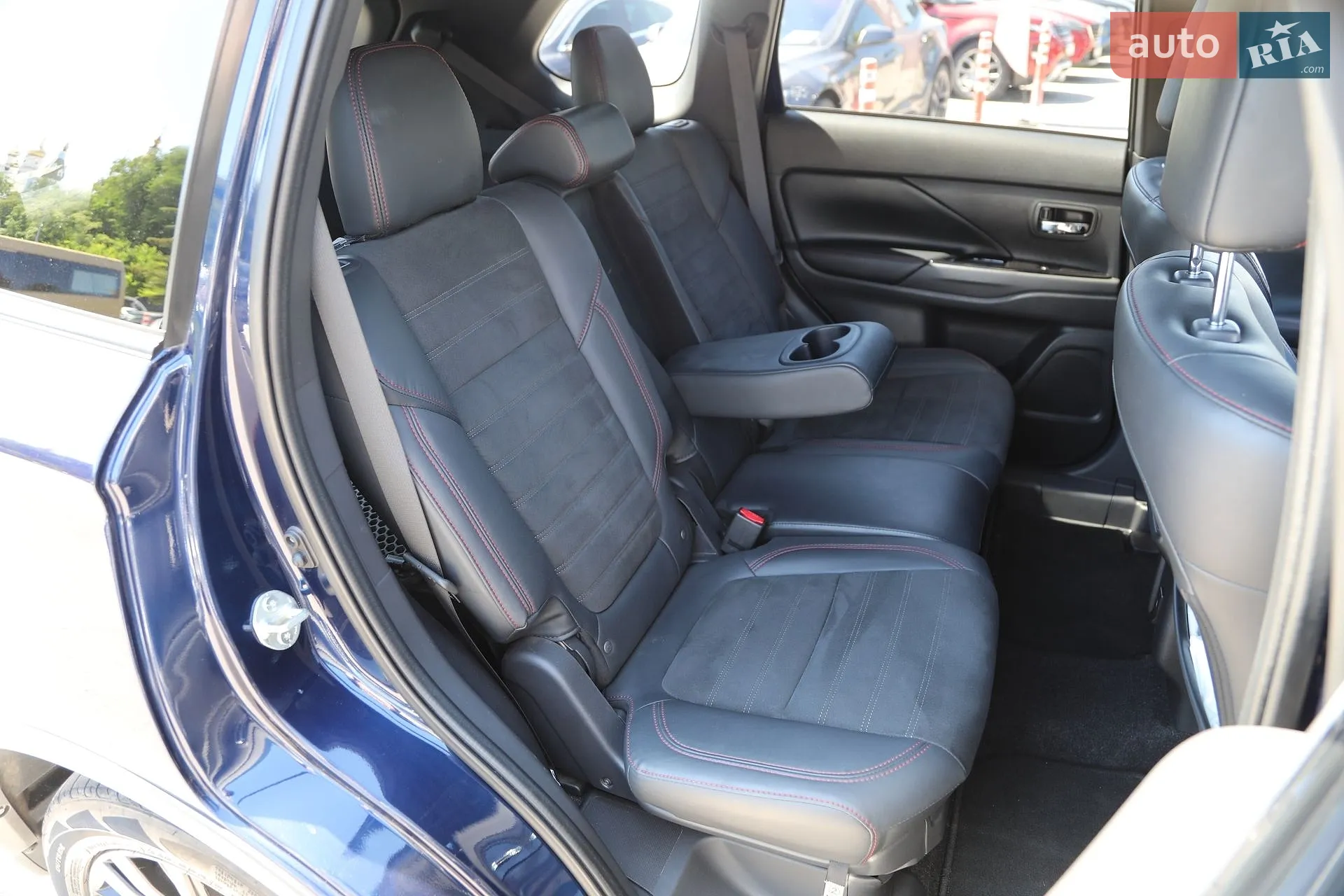 2020 Mitsubishi Outlander - мініатюра 15