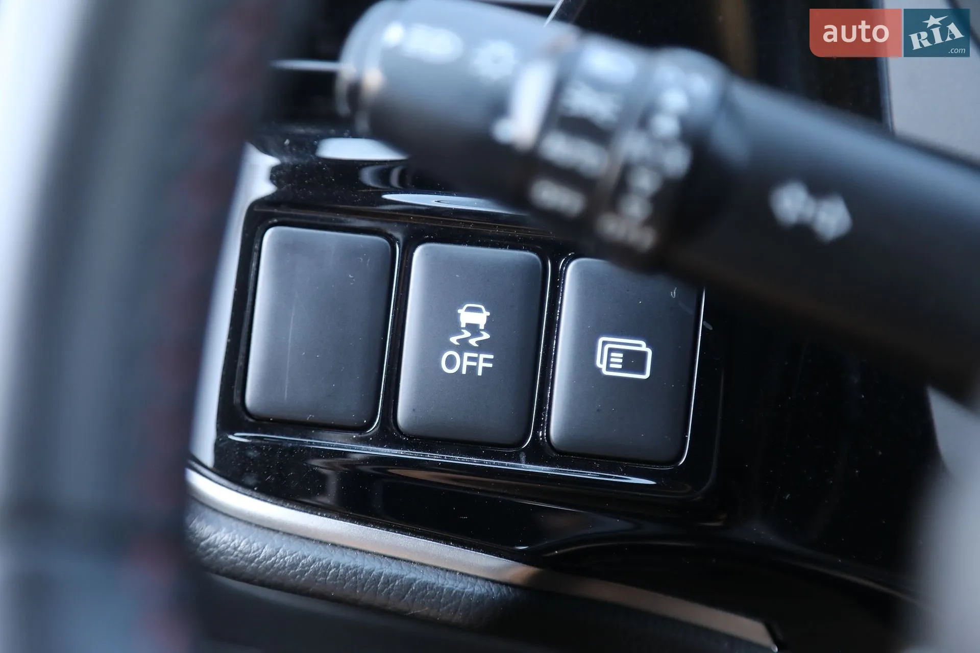 2020 Mitsubishi Outlander - мініатюра 31