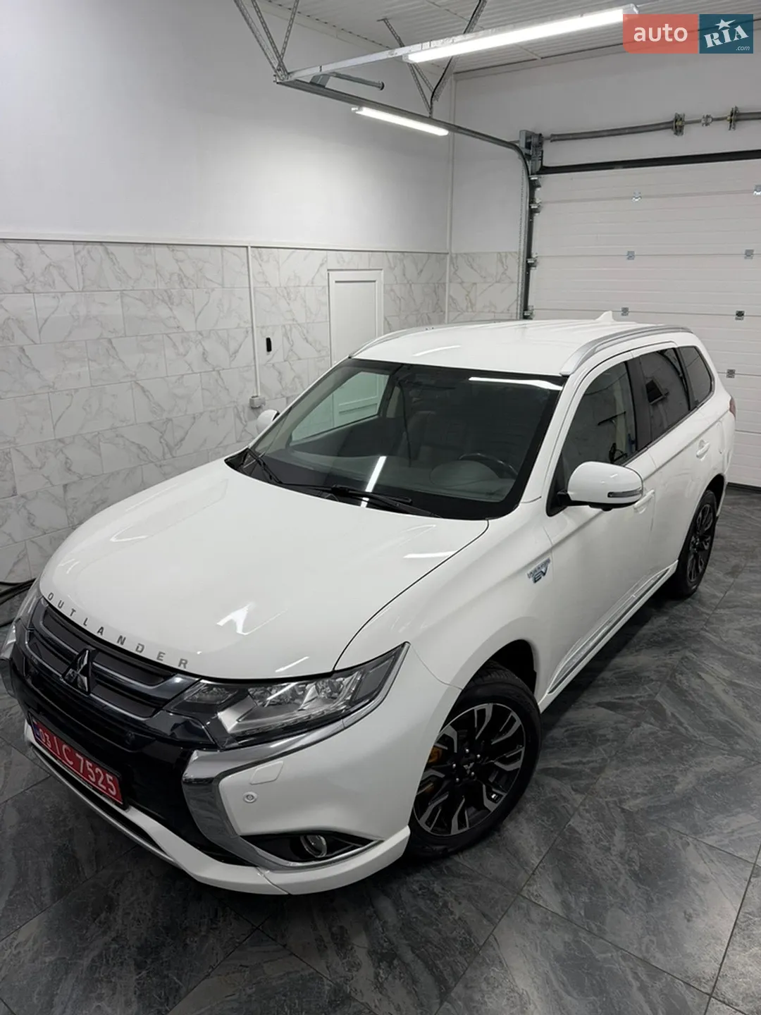 2016 Mitsubishi Outlander - мініатюра 9