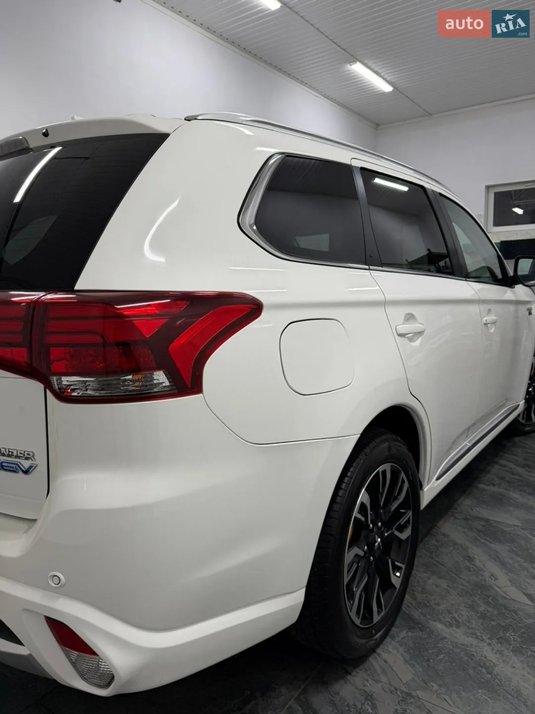 2016 Mitsubishi Outlander - мініатюра 18