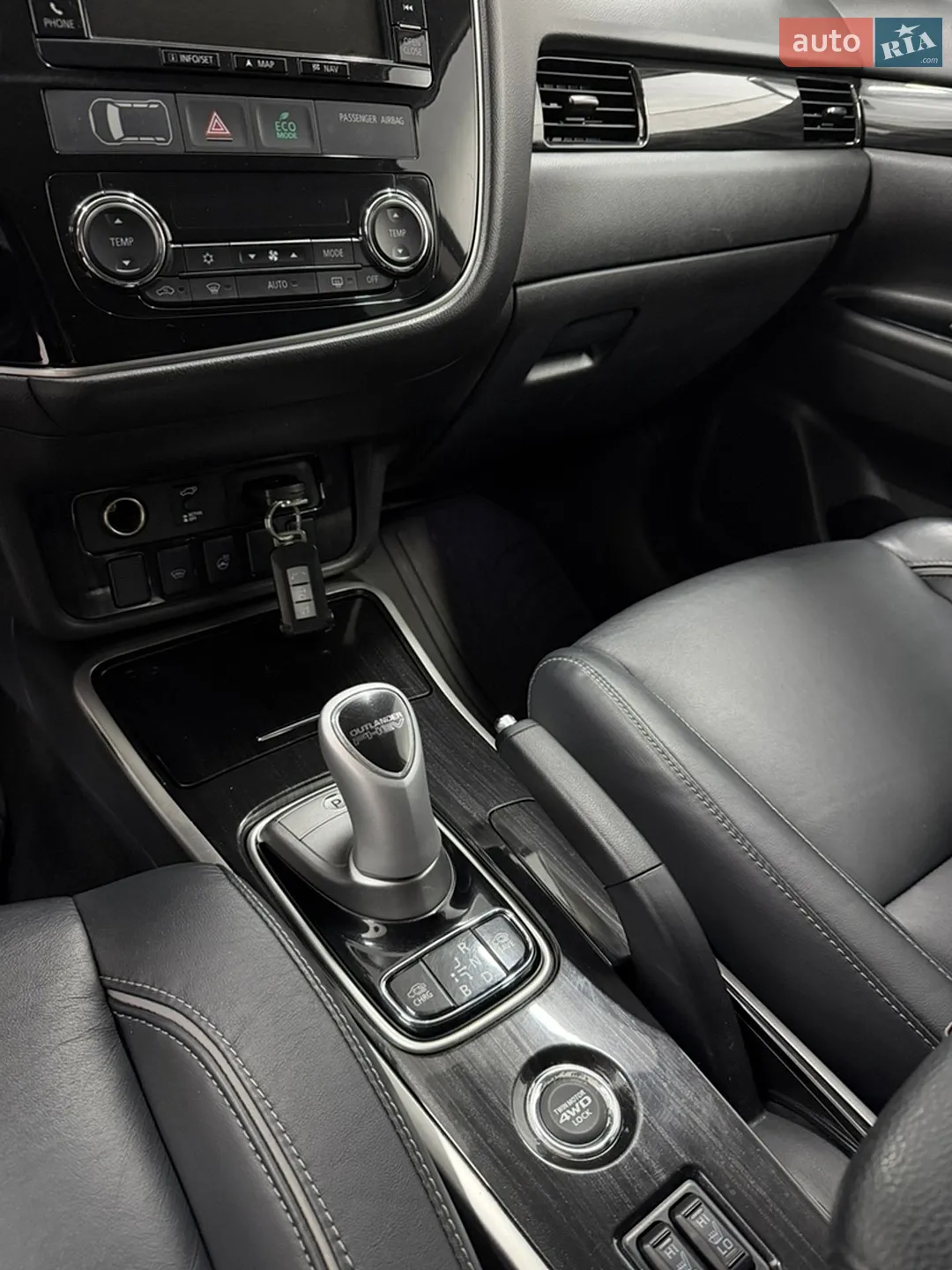 2016 Mitsubishi Outlander - мініатюра 36