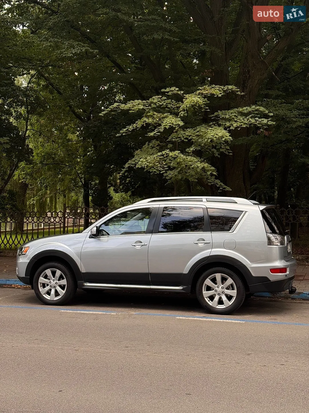 2010 Mitsubishi Outlander - мініатюра 8