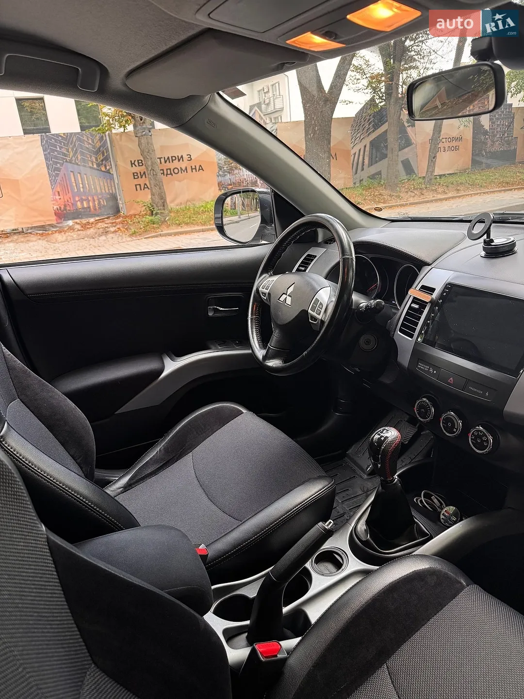 2010 Mitsubishi Outlander - мініатюра 20