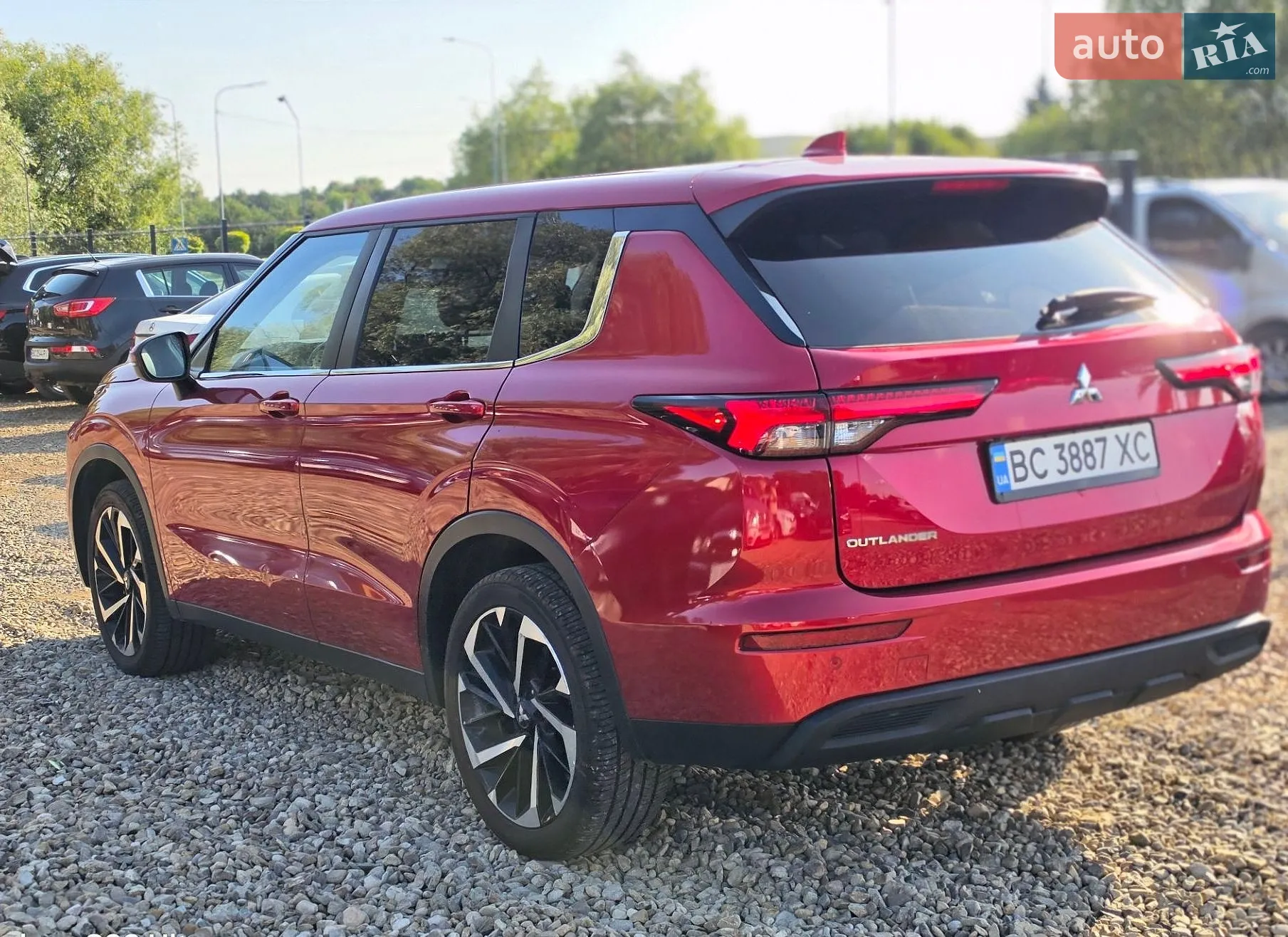 2021 Mitsubishi Outlander - мініатюра 13