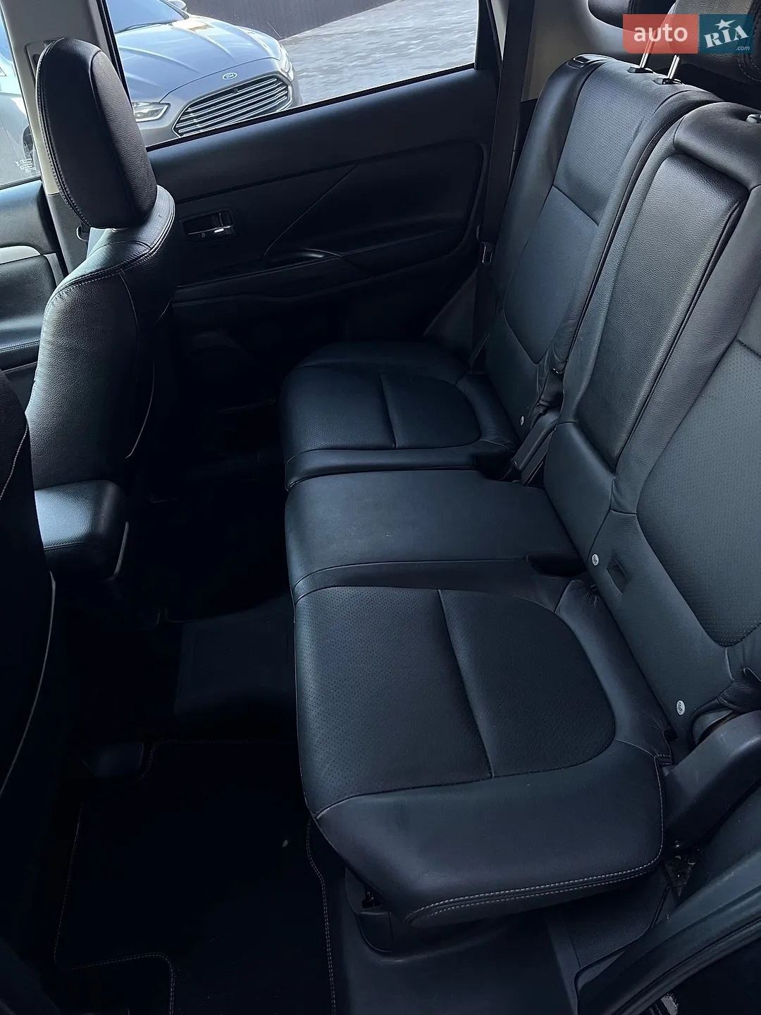 2014 Mitsubishi Outlander - мініатюра 14