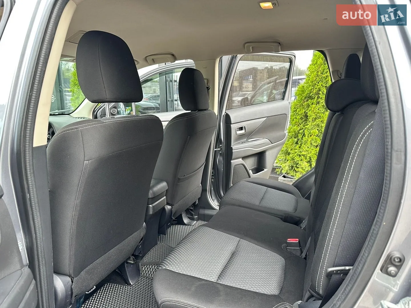 2016 Mitsubishi Outlander - мініатюра 15