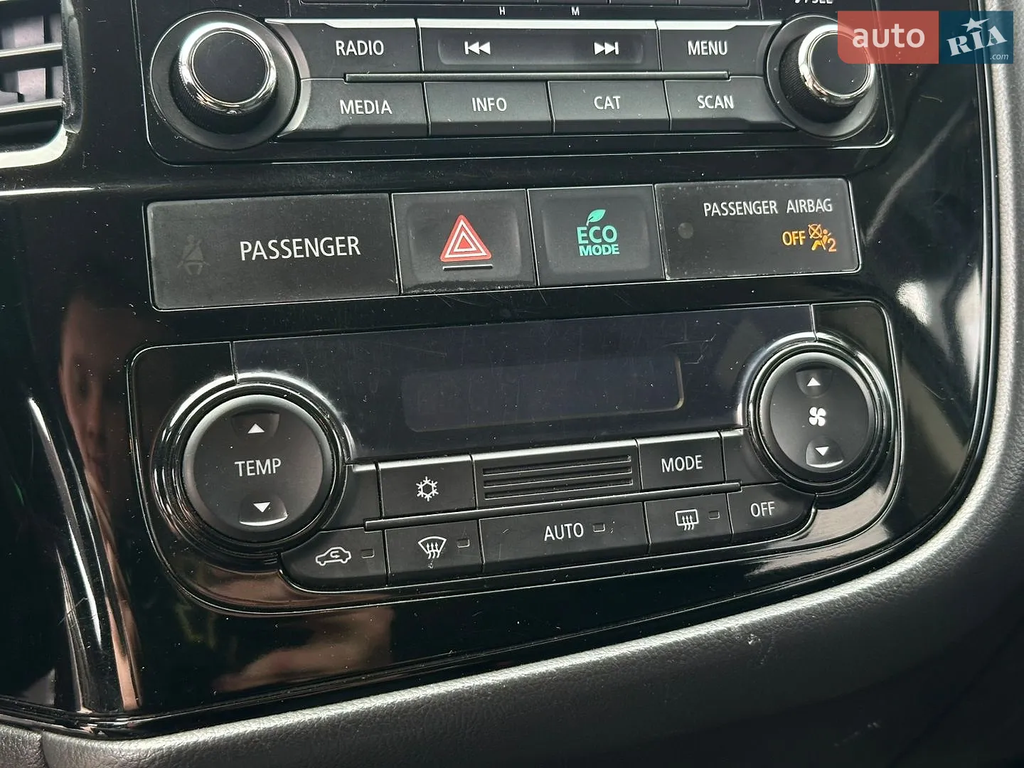 2016 Mitsubishi Outlander - мініатюра 31