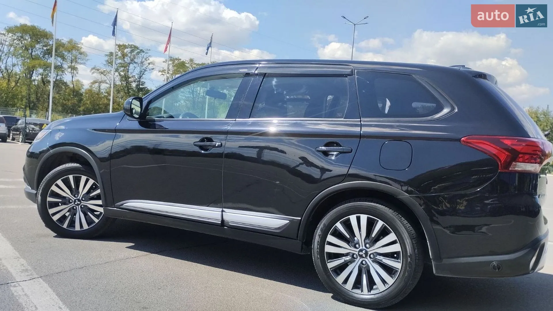 2019 Mitsubishi Outlander - мініатюра 4