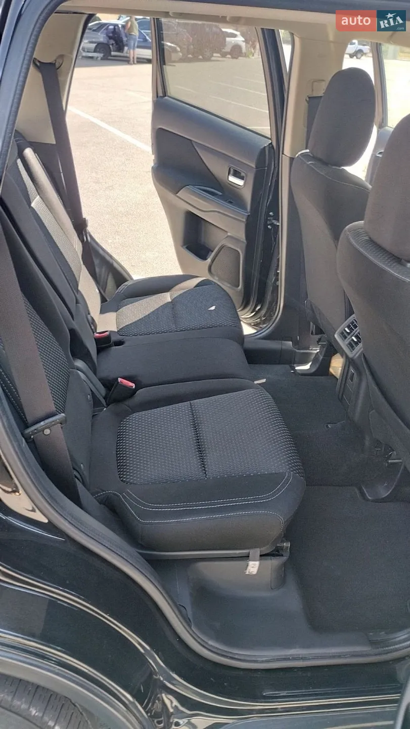 2019 Mitsubishi Outlander - мініатюра 16