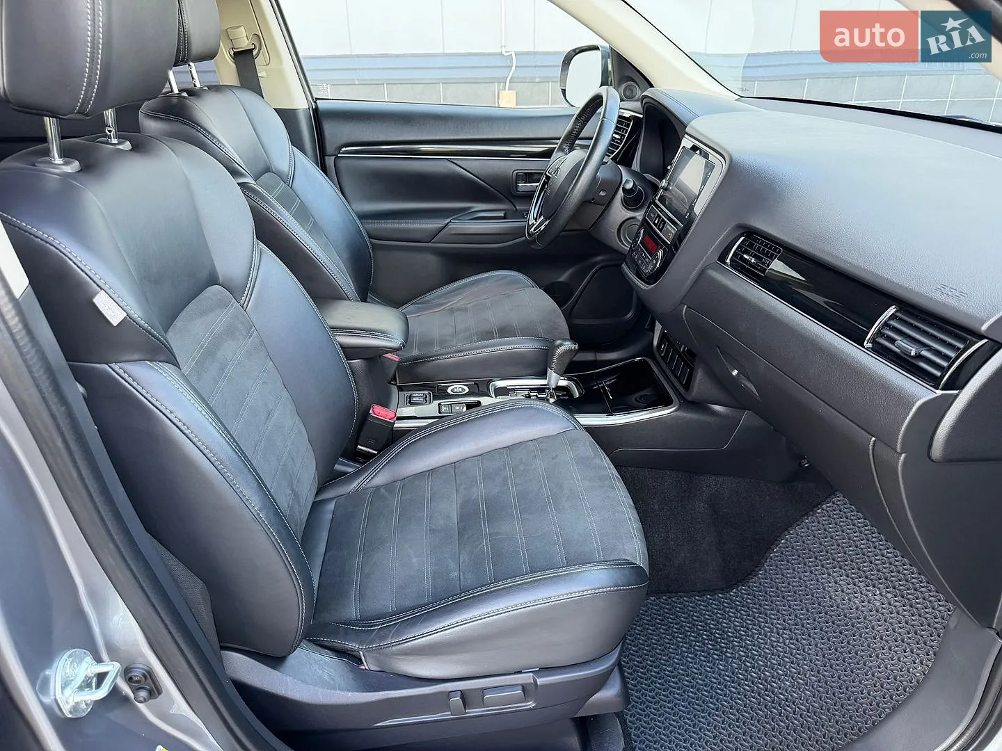 2019 Mitsubishi Outlander - мініатюра 29