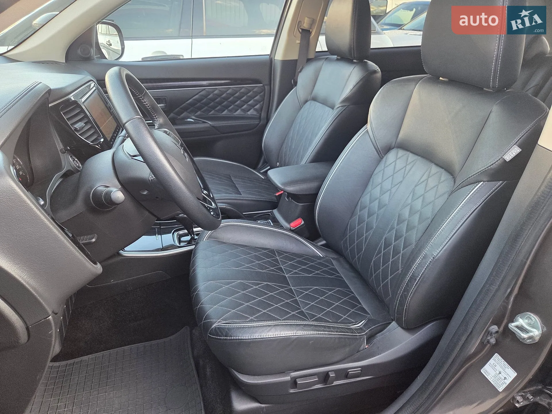 2021 Mitsubishi Outlander - мініатюра 17