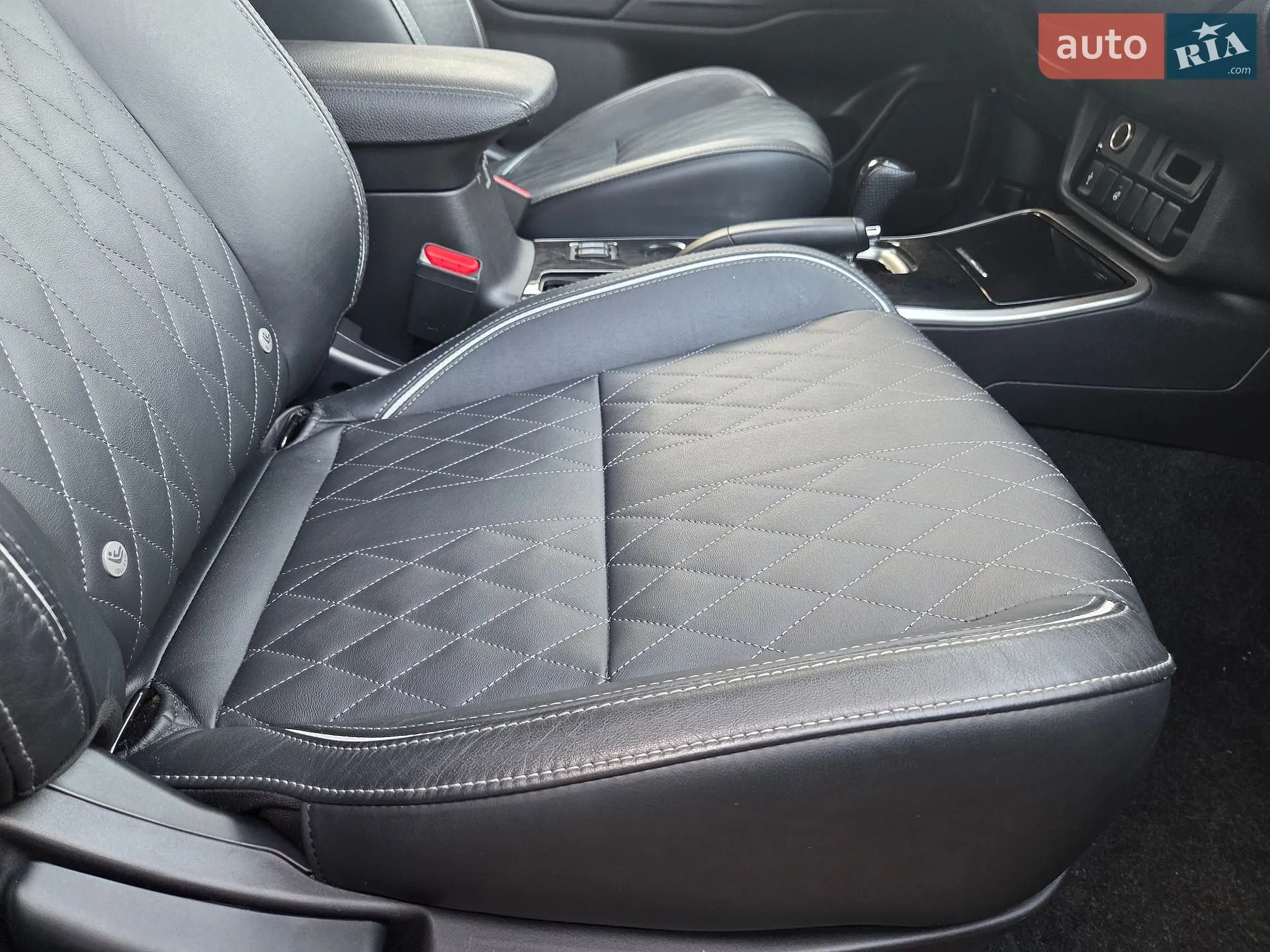 2021 Mitsubishi Outlander - мініатюра 21