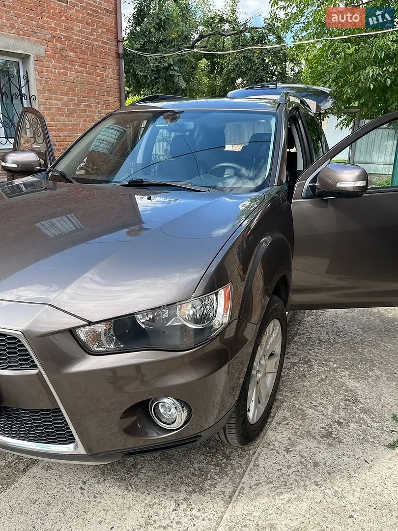 2011 Mitsubishi Outlander - мініатюра 2