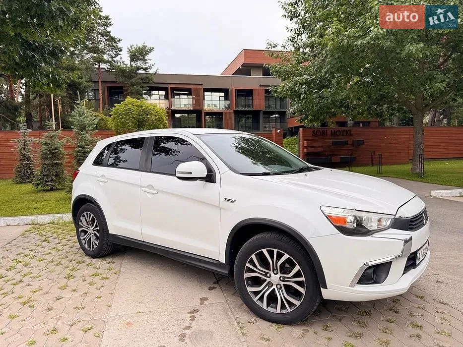 2016 Mitsubishi Outlander - мініатюра 31