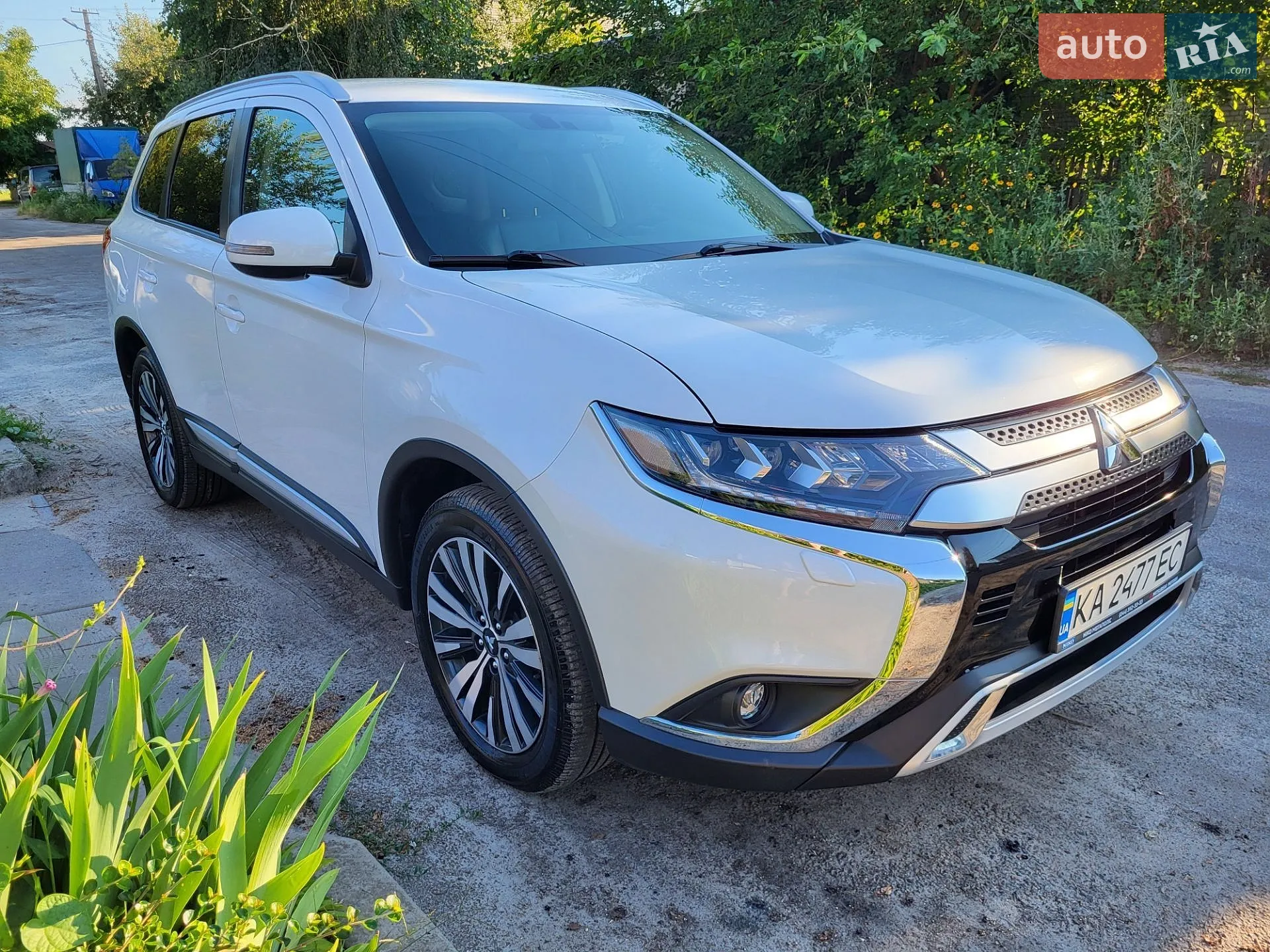 2021 Mitsubishi Outlander - мініатюра 8