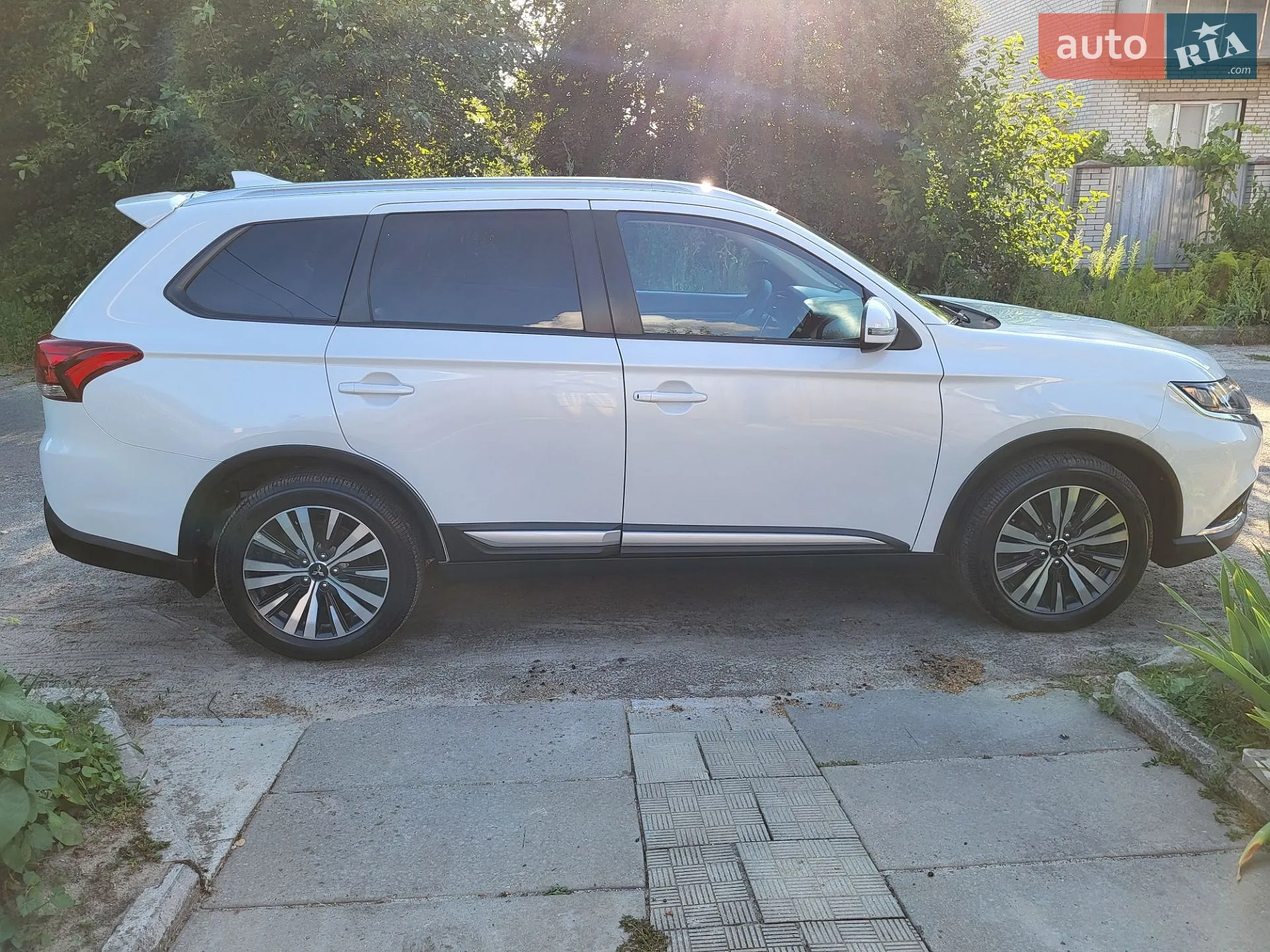 2021 Mitsubishi Outlander - мініатюра 7