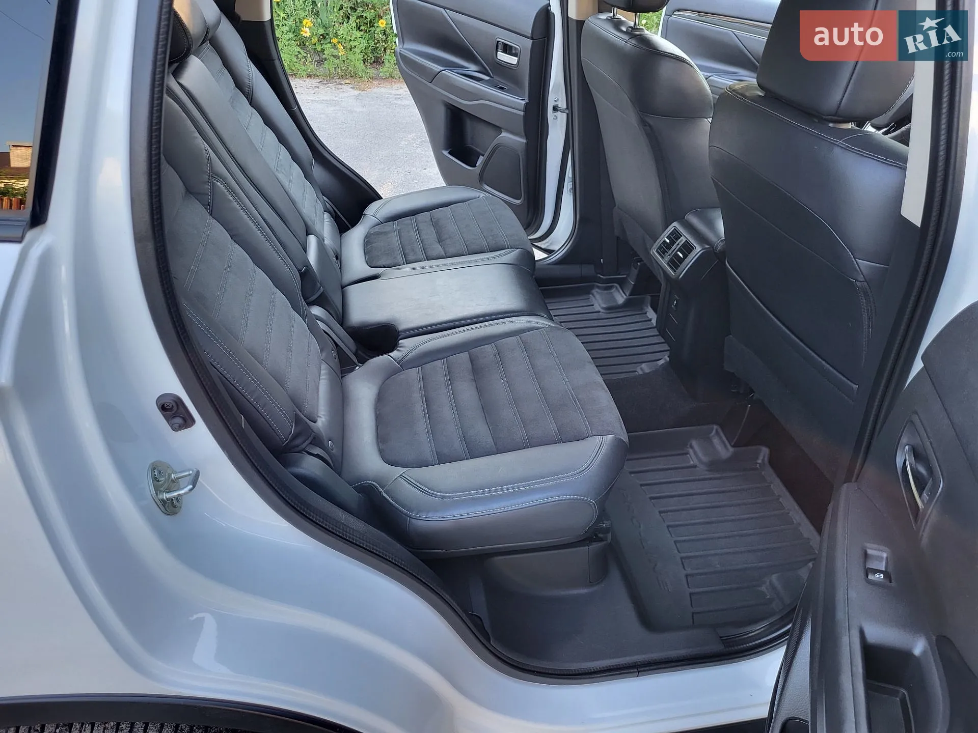 2021 Mitsubishi Outlander - мініатюра 11