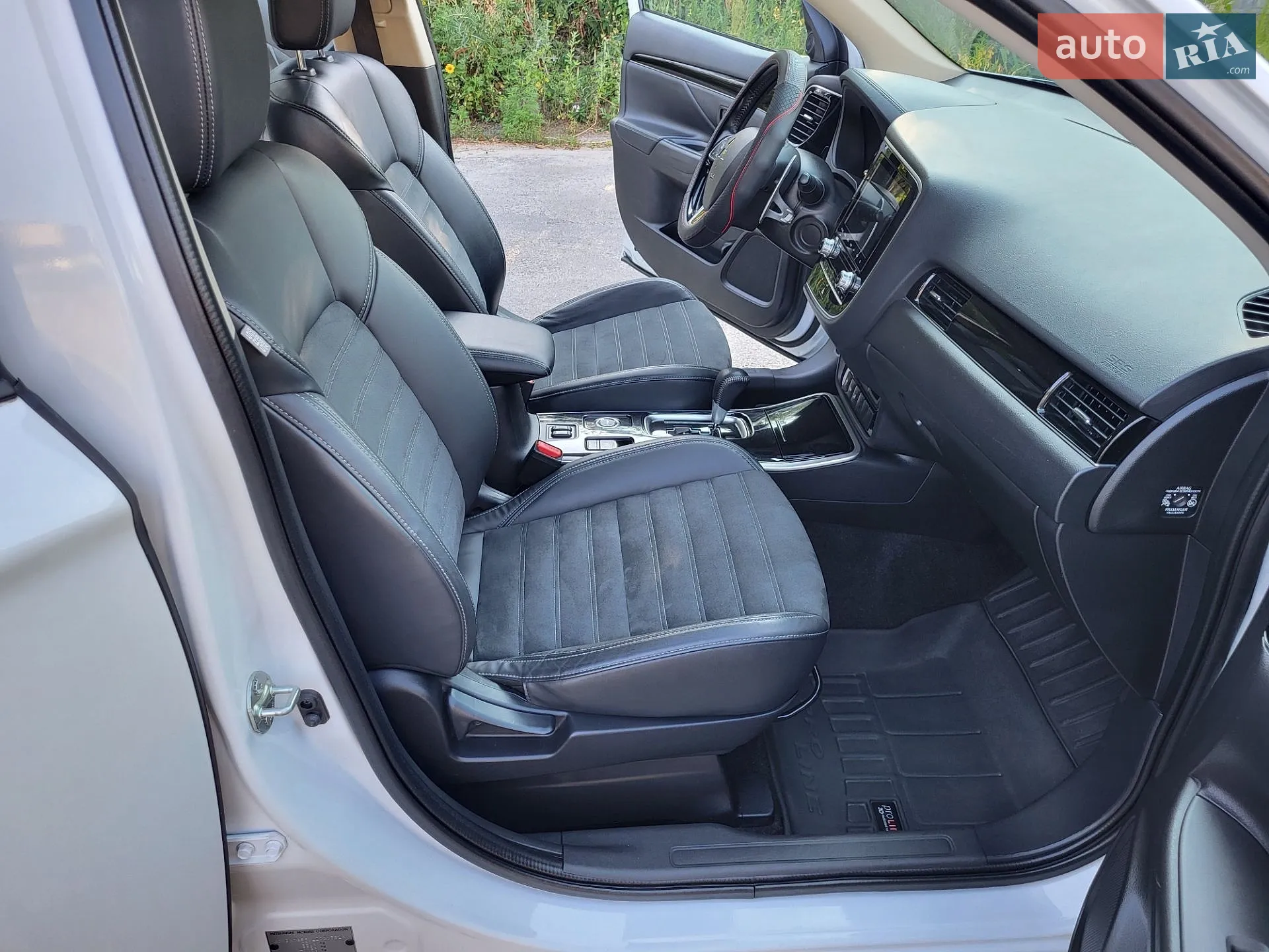 2021 Mitsubishi Outlander - мініатюра 12