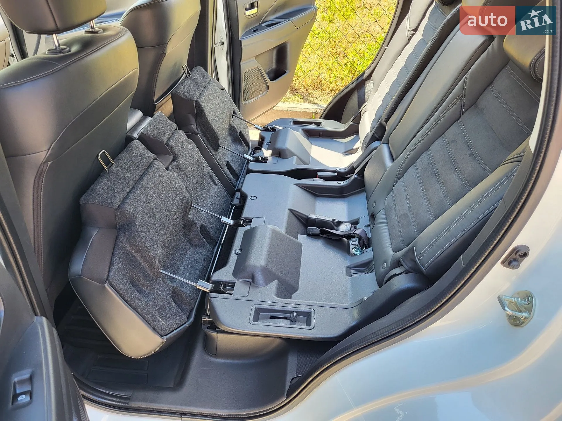 2021 Mitsubishi Outlander - мініатюра 31