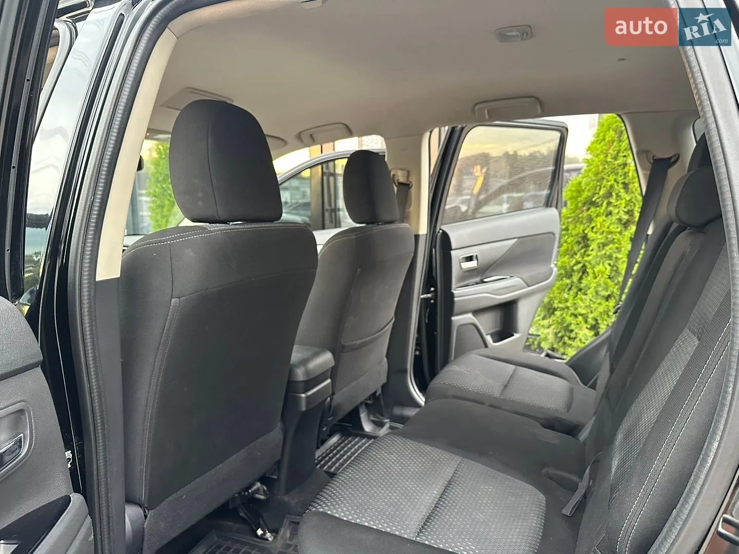 2016 Mitsubishi Outlander - мініатюра 16