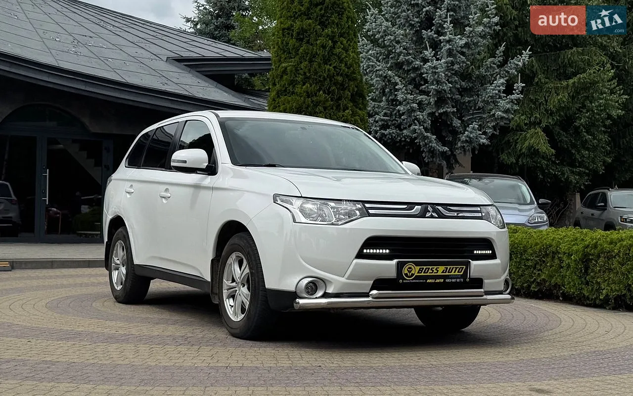 2012 Mitsubishi Outlander - фото 1