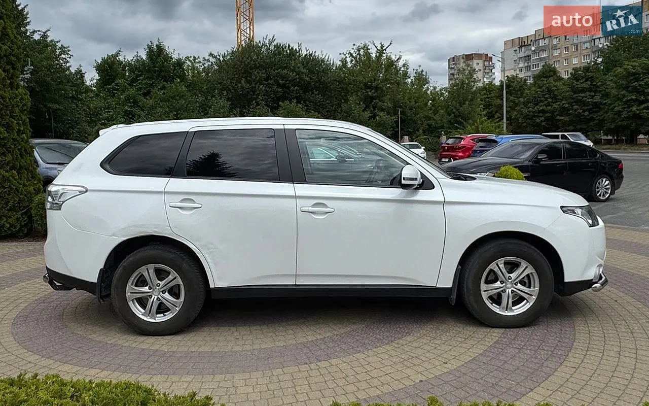 2012 Mitsubishi Outlander - мініатюра 8