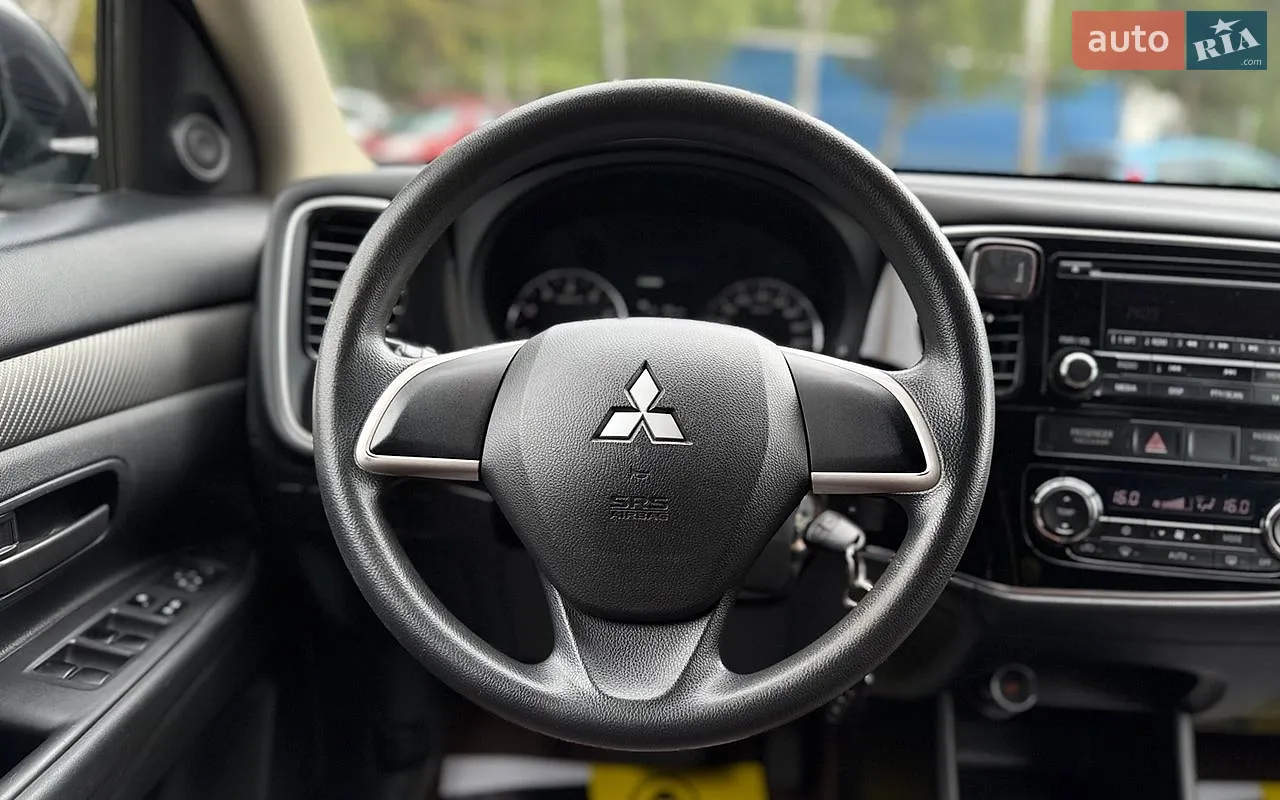 2012 Mitsubishi Outlander - мініатюра 10
