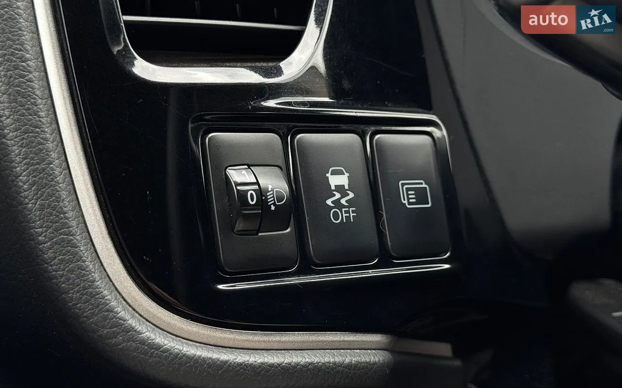 2012 Mitsubishi Outlander - мініатюра 16