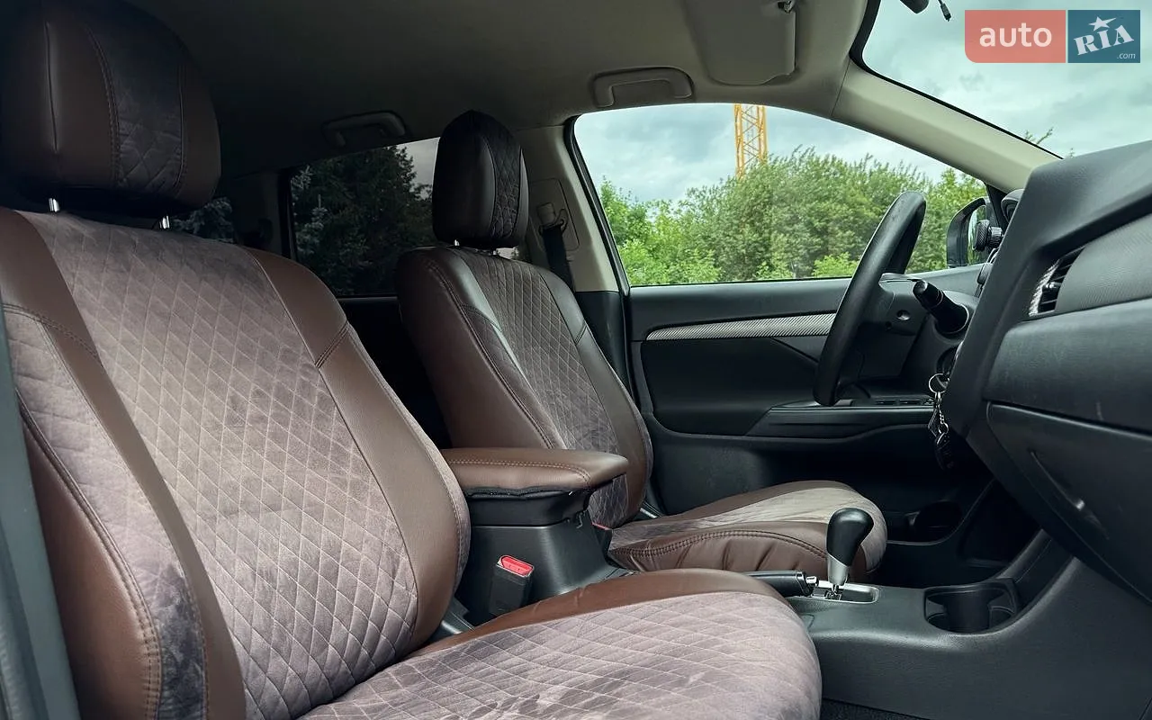 2012 Mitsubishi Outlander - мініатюра 17