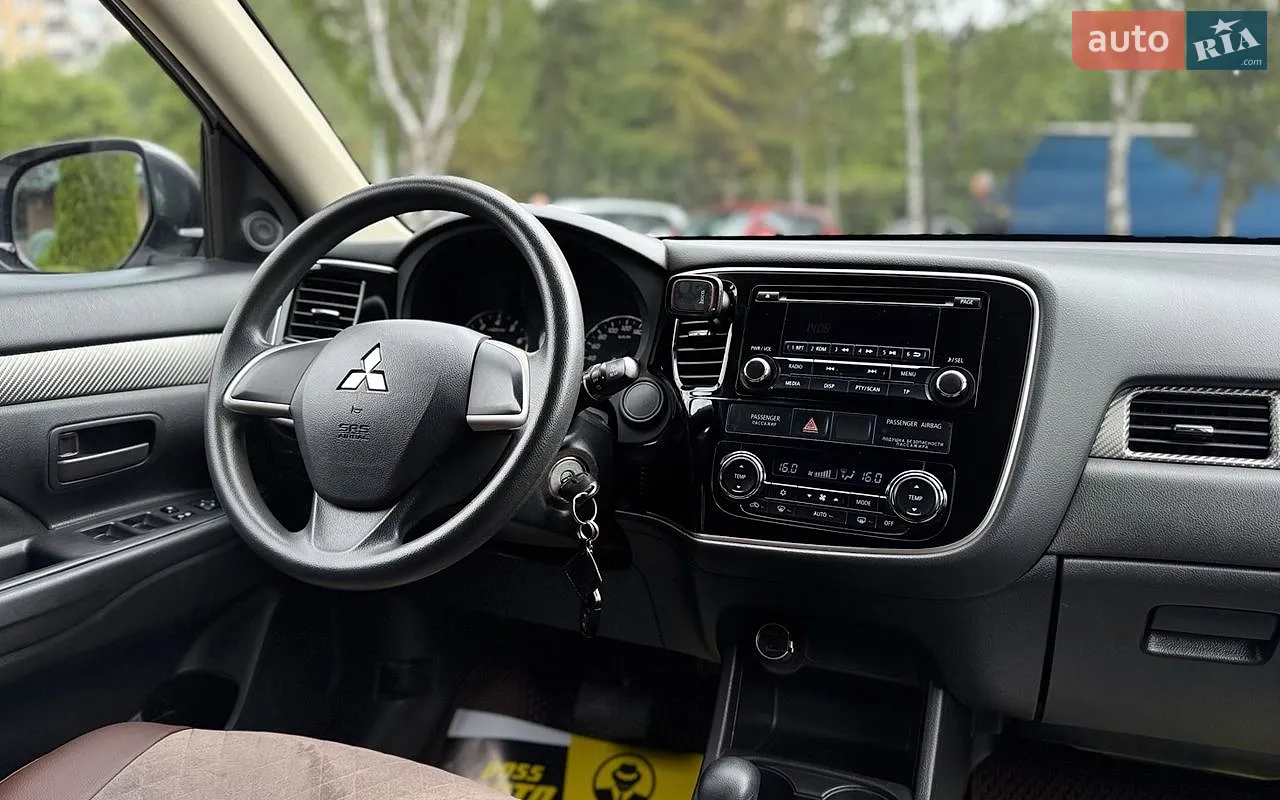 2012 Mitsubishi Outlander - мініатюра 18