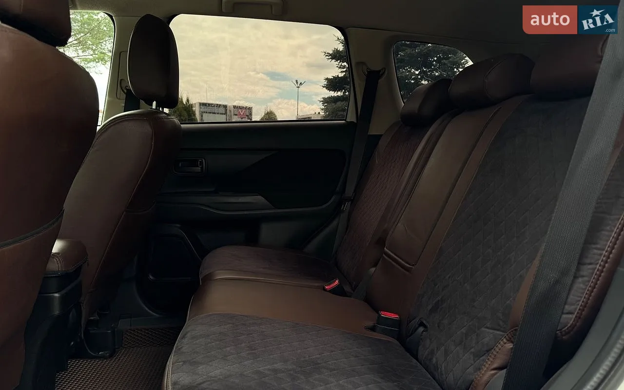 2012 Mitsubishi Outlander - мініатюра 19