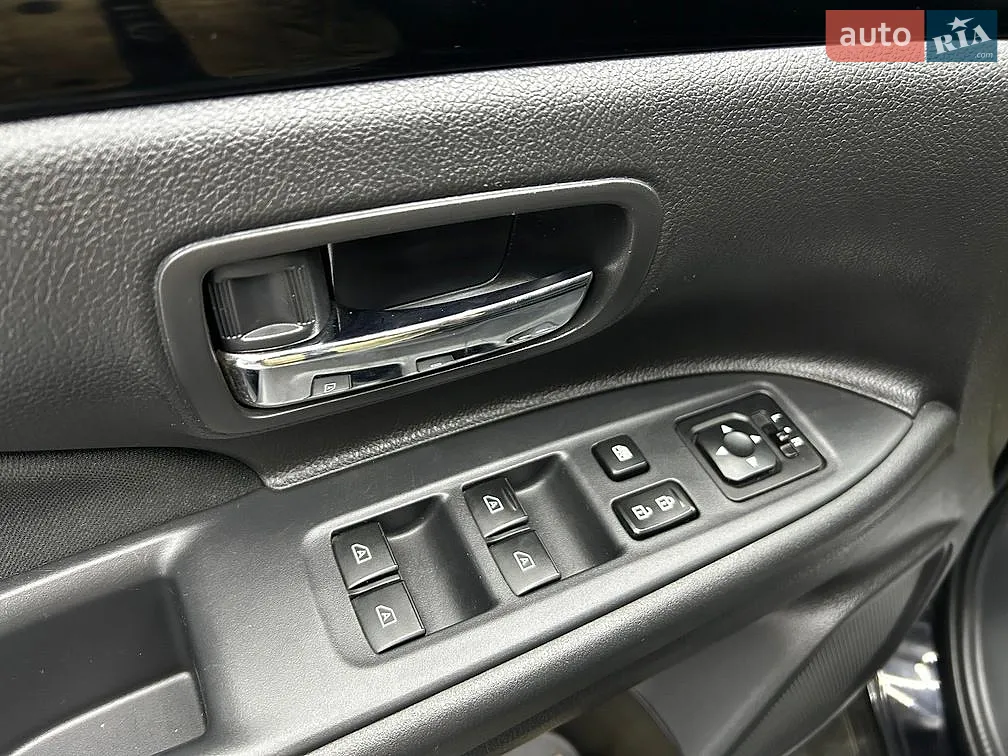 2018 Mitsubishi Outlander - мініатюра 14