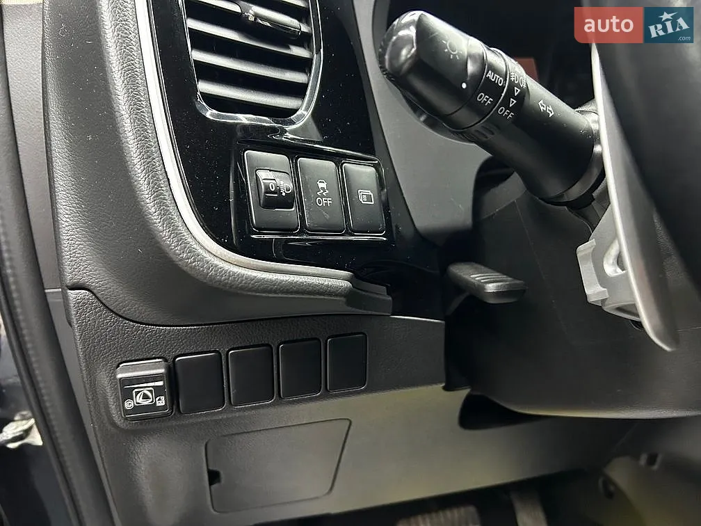 2018 Mitsubishi Outlander - мініатюра 15