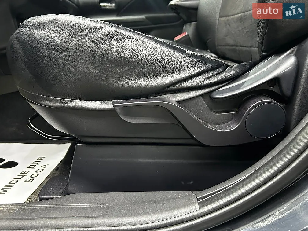 2018 Mitsubishi Outlander - мініатюра 17