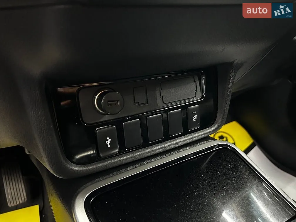 2018 Mitsubishi Outlander - мініатюра 25