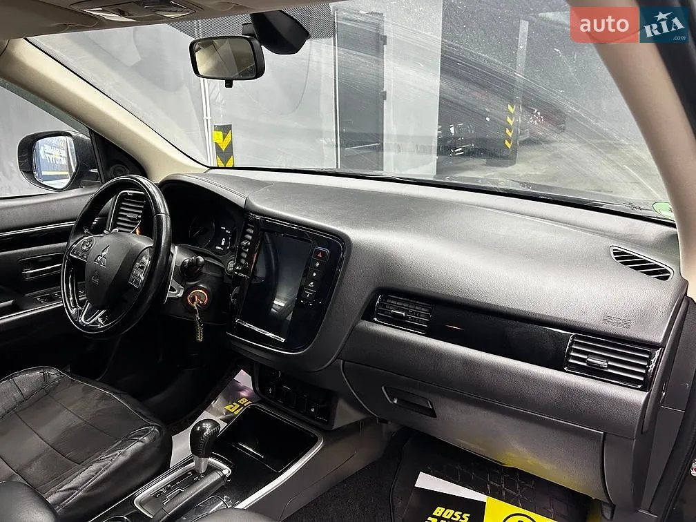 2018 Mitsubishi Outlander - мініатюра 28