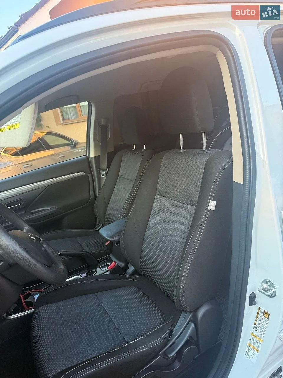 2018 Mitsubishi Outlander - мініатюра 27