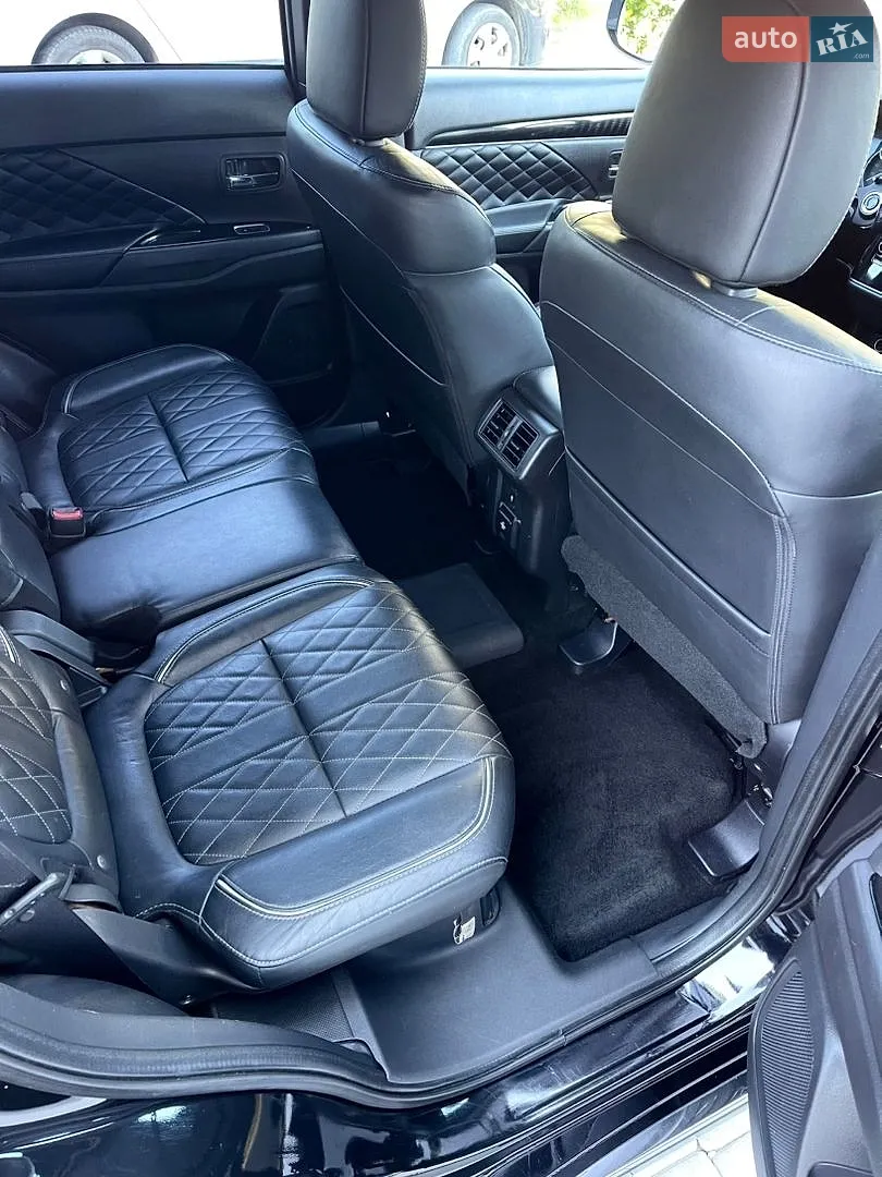 2020 Mitsubishi Outlander - мініатюра 15